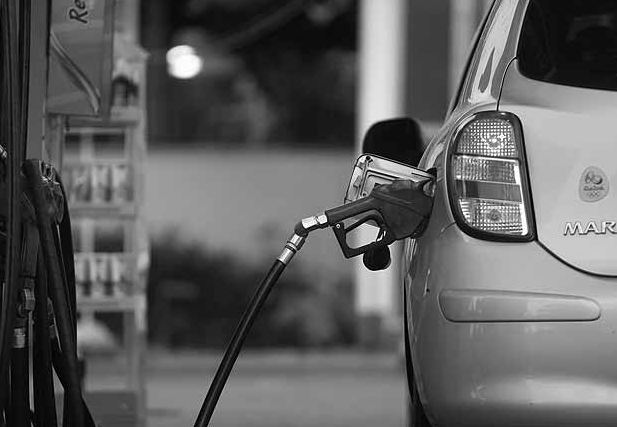 TRF derruba decisão de juíza e alta de imposto da gasolina volta a valer
